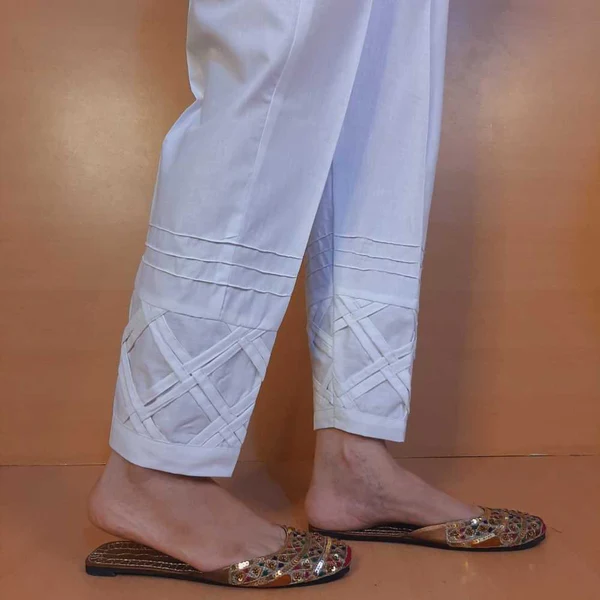 solid Ladies Cotton Trouser at Rs 899/piece in New Delhi | ID: 11631670697
